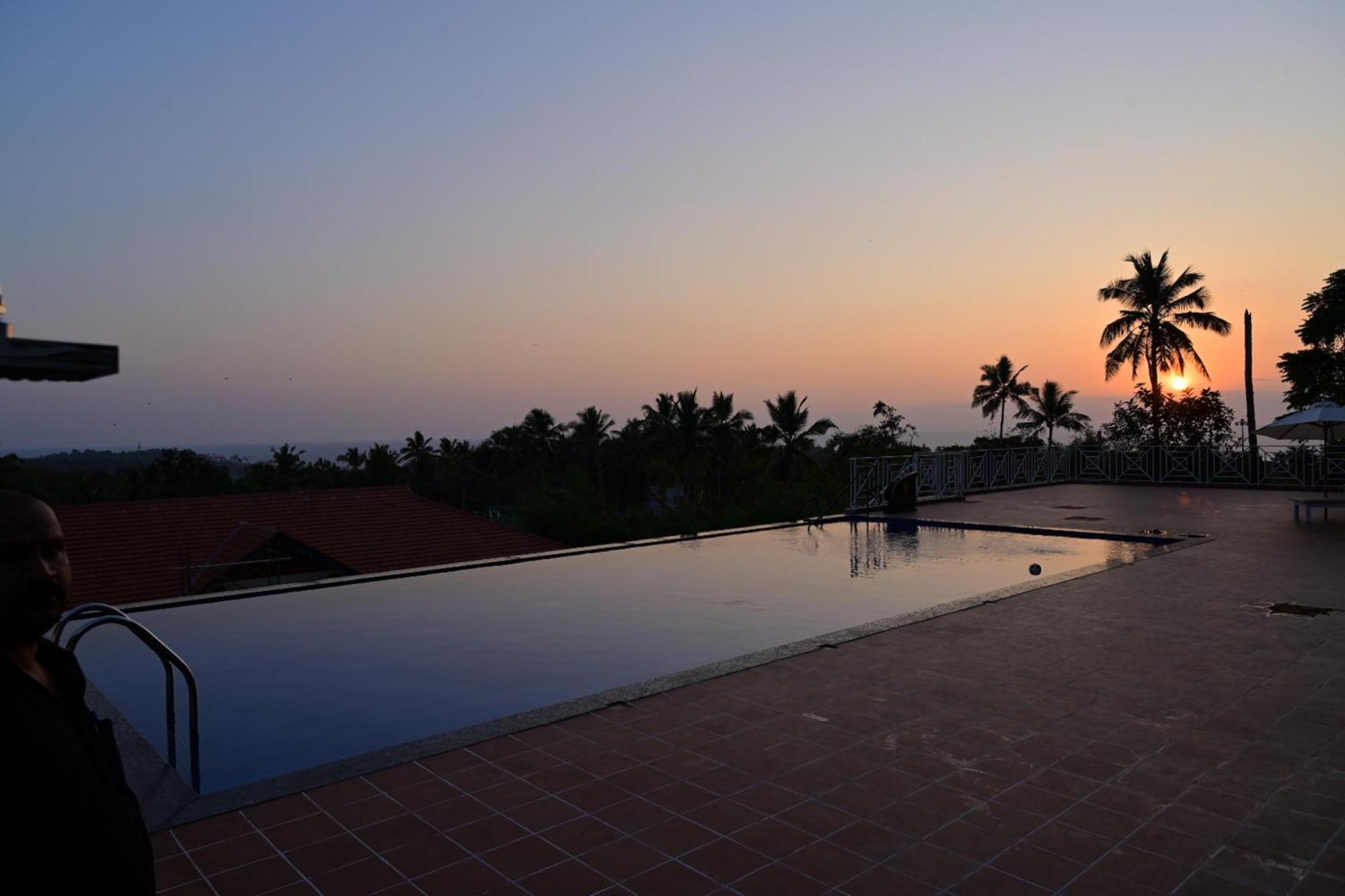 Aadisaktthi Leisure Resort, Kovalam Thiruvananthapuram Exterior foto